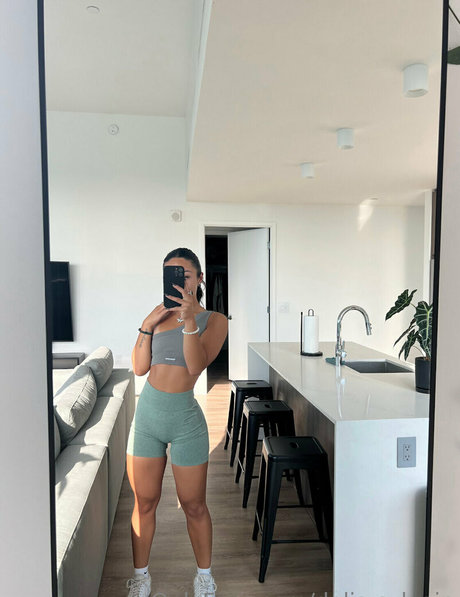 Delia Sylvain hd actress galleries