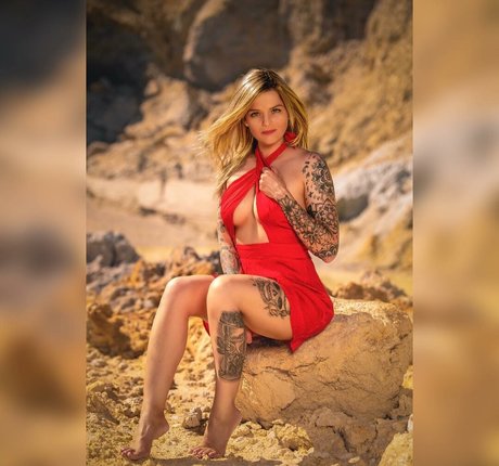 Frau Box nudes star archive