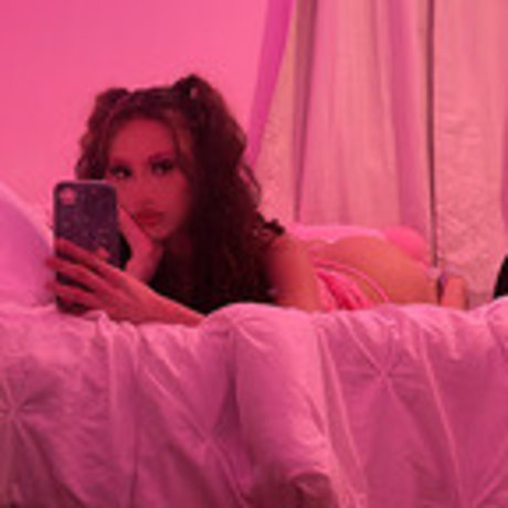 Bbydollyuh pornstar pretty gallery