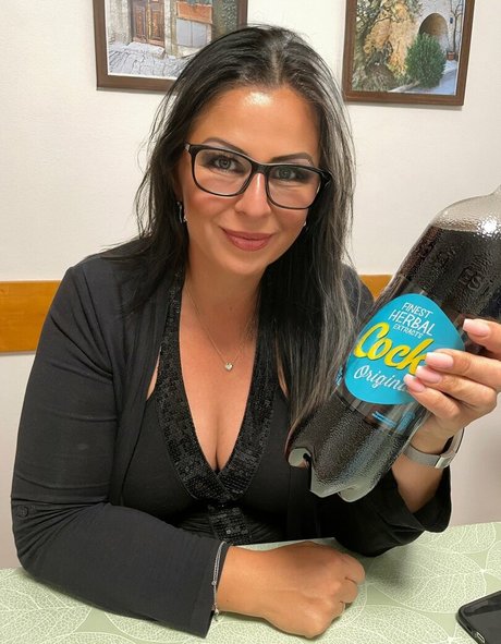 Desyra Noir exclusive pornstar pics