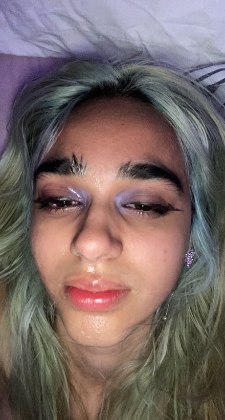 peachaven pretty model pic