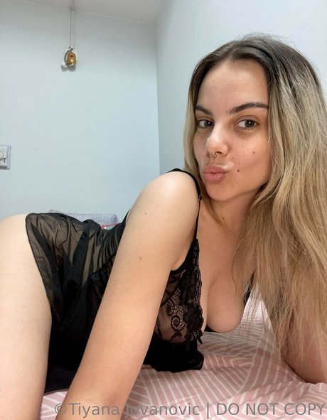 Tiyana Jovovich star naked picture