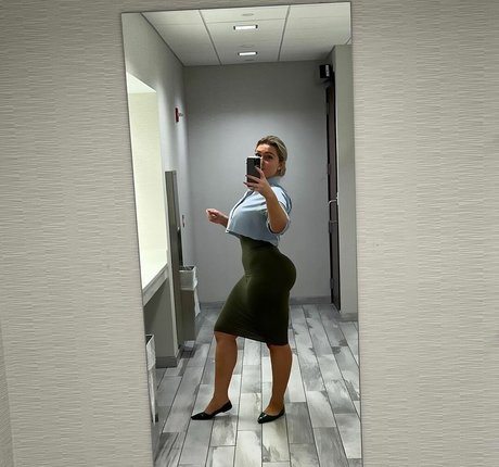 yoursnikita xxx model pics