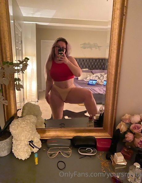 yoursnikita nude model pictures