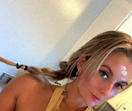 melli baby pretty pornstar photo