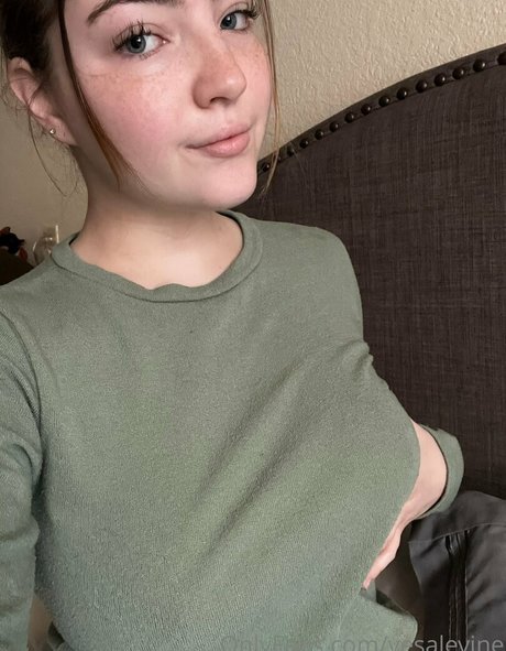 Vesalevine nudes actress img