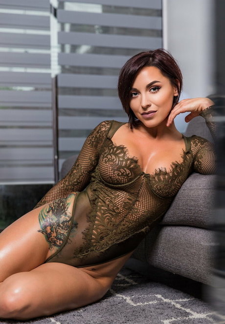 Daria Deptula pornstar hd pics