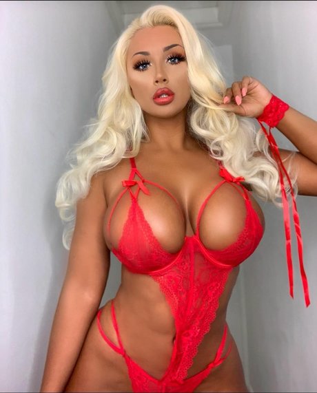 Holly Deacon model art photos