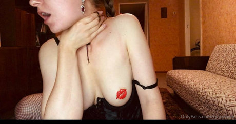 Crazy Layla nude actress archive