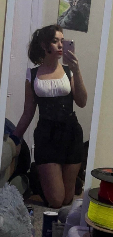 epanet nude actress gallery