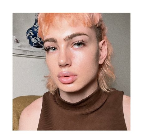 Bella Kuja naked pornstar galleries