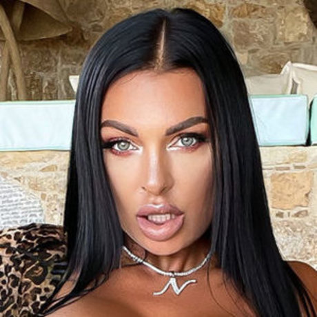 petite wife onlyfans hot nude photos