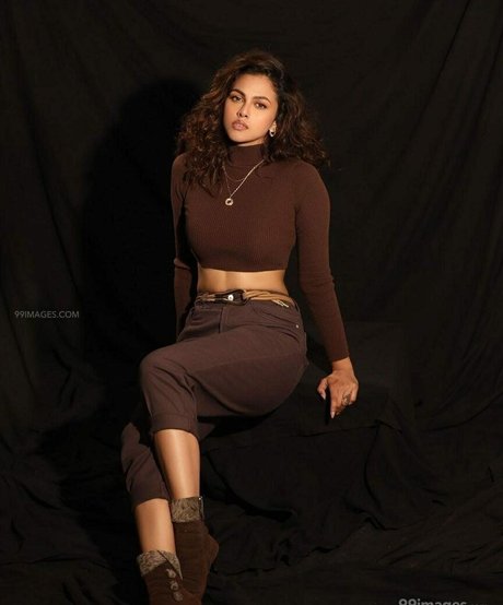 Adline Castelino adult model pictures