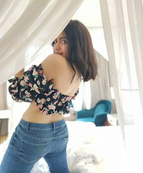 Adah Sharma pretty model images