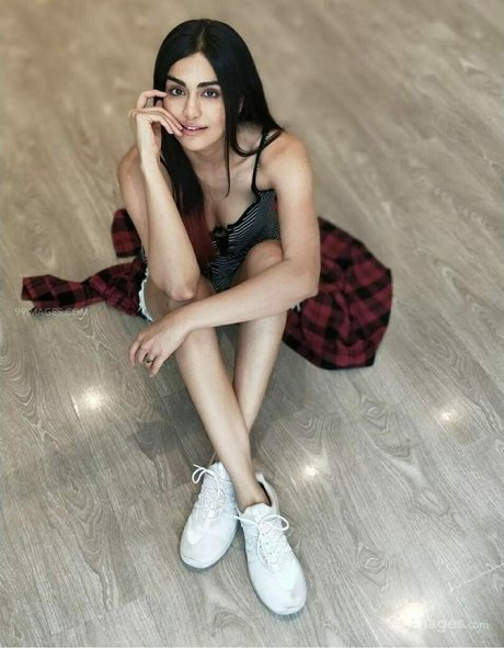 Adah Sharma star exclusive galleries