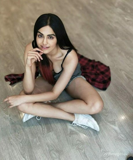 Adah Sharma star sexy pics