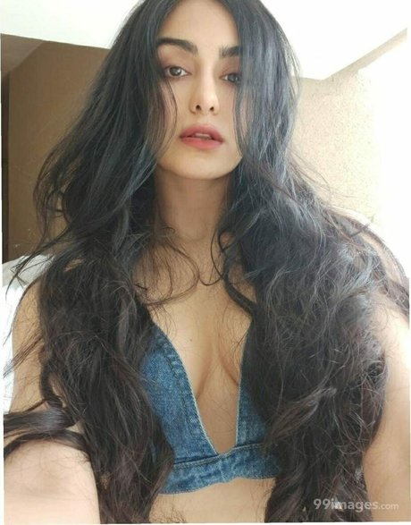 Adah Sharma star high quality pic
