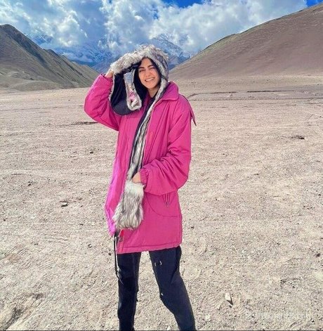 Adah Sharma nudes model galleries