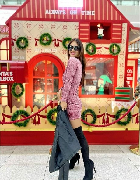 Neha Malik model nudes pictures