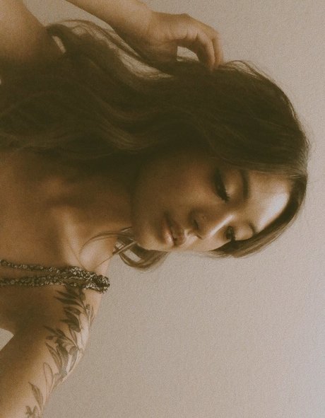 Iris Haw star exclusive photo