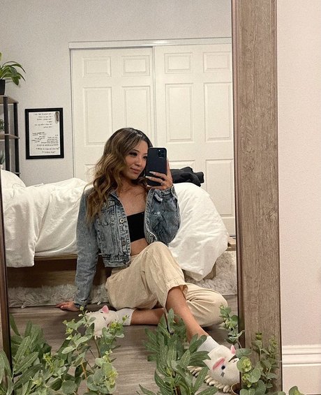 Iris Haw pornstar nudes photos