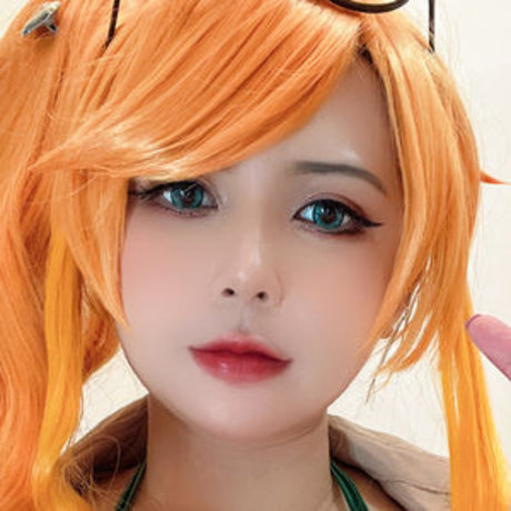 UyUy beautiful actress gallery