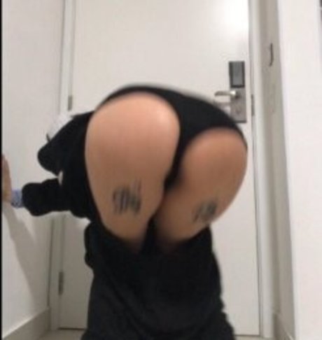 aks4vage exclusive pornstar pic