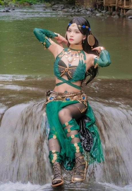 miholy model pretty img