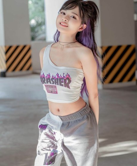 miholy best model pics