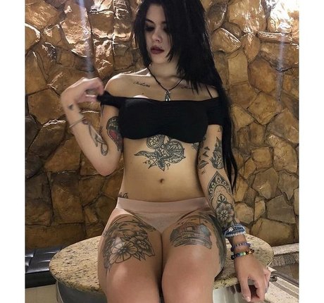 Paula Madrigal model art photo