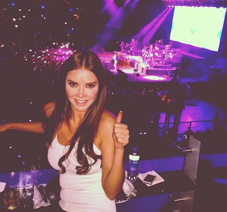 ass fingering onlyfans top image