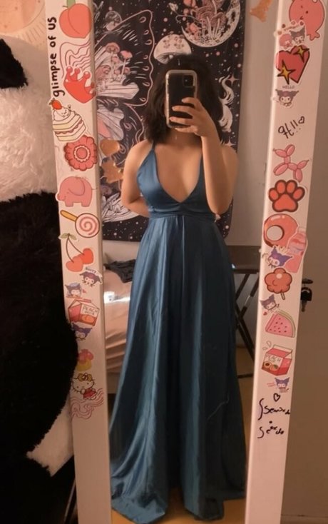 Kiss4Sopi star sexy photo