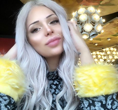 Merve Sanay nude pornstar picture