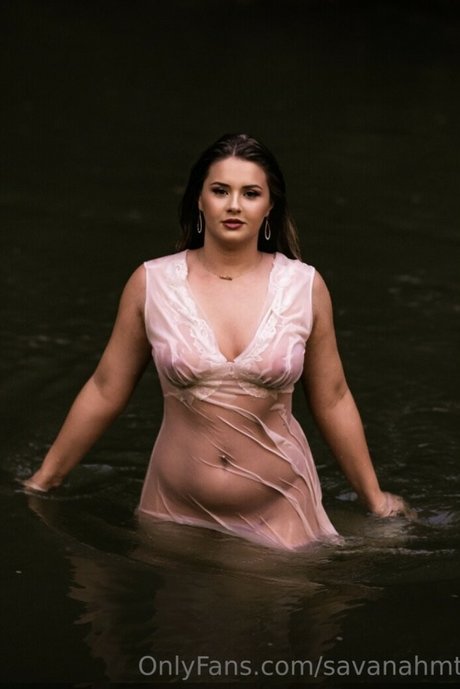 Savanah Thompson hd actress image