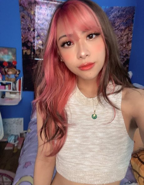 jelwy pornographic model photos