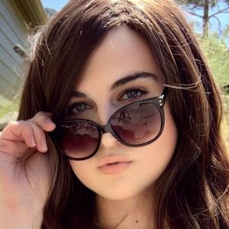 Claire Abella porn model image