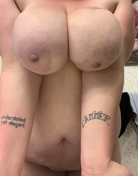 Juicy June star hd img