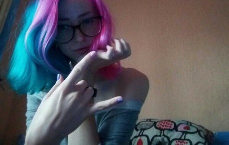 Rocken Rollia hot pornstar img