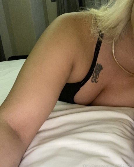 Beste Barkut naked star photos