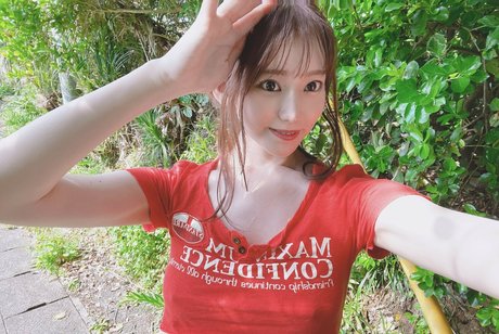 Kaede Fuua naked pornstar img