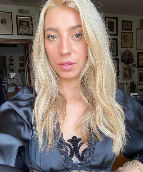 Ely Biella pornstar top photos