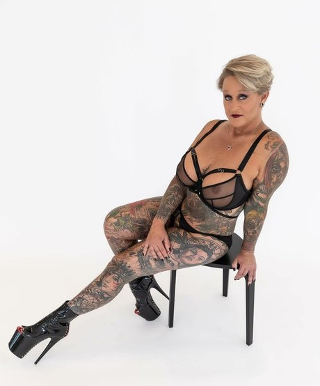 Tricia Anne star free img