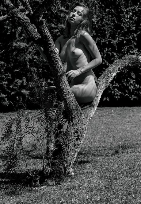 Diana Lark exclusive model images