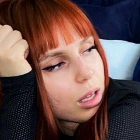 Petite Princess Femdom pretty model pic