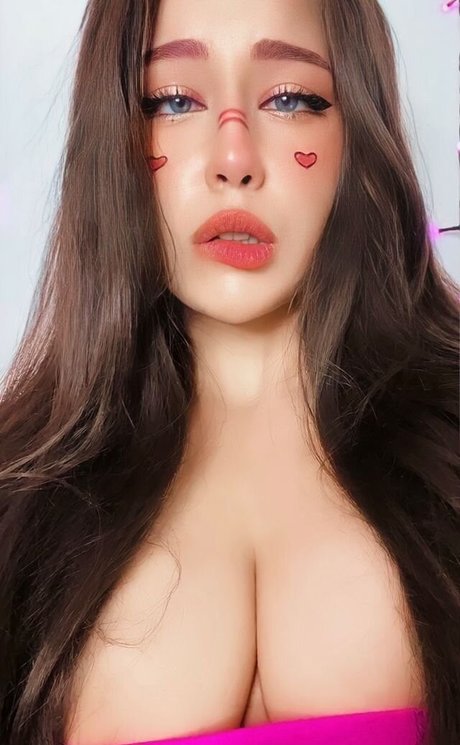 Shiny ASMR star pretty pic