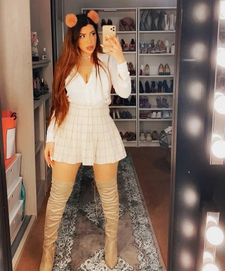 Mizz Ellaa ASMR free pornstar archive