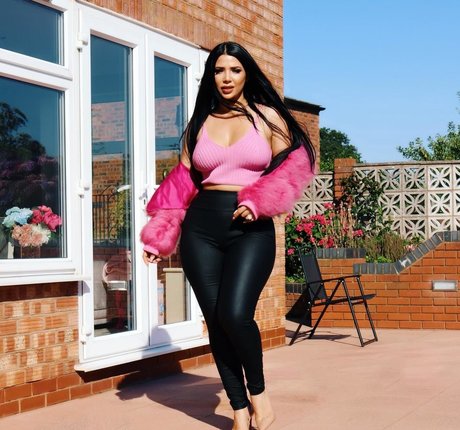 Mizz Ellaa ASMR model erotic photo