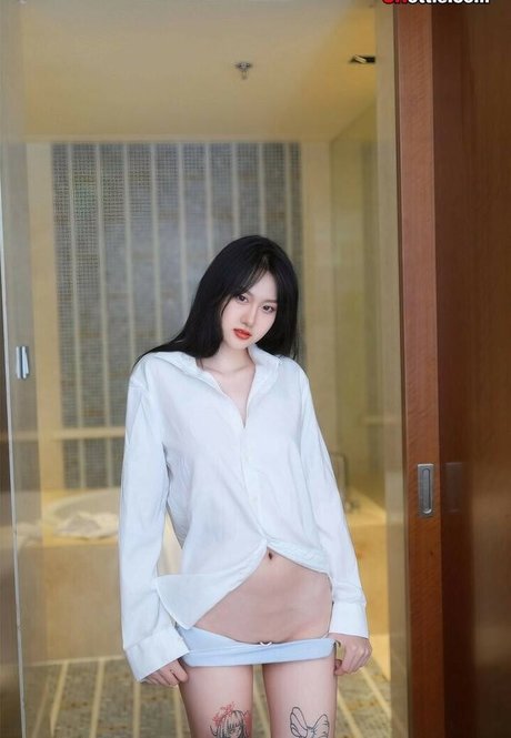 linsivvi303 adult star photos