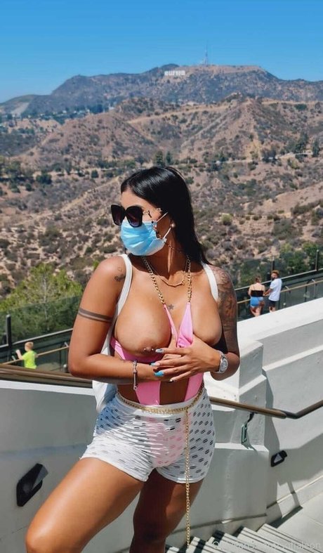 Sofia Leon beautiful pornstar gallery