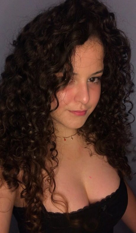 Ana Bluhen hot model img